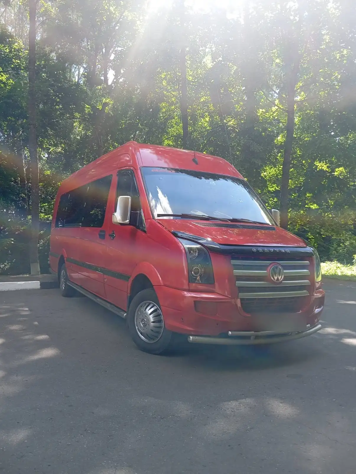 Микроавтобус Volkswagen Crafter спереди